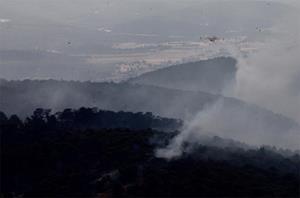 Επιτέλους καταιγίδα – Μεγάλη ελπίδα για το σβήσιμο της φωτιάς στα Δερβενοχώρια