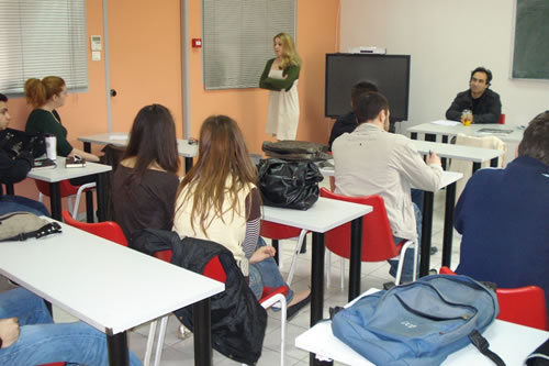 Σχετικά με το σχέδιο για αναστολή λειτουργίας του Δ.Ι.Ε.Κ. Φυλής, που προωθείται από το Υπ. Παιδείας