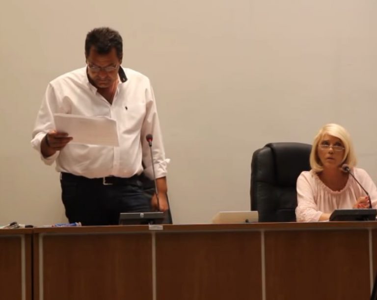 Κόντρες στο Δημοτικό Συμβούλιο Φυλής… για τις κατεδαφίσεις των κτιρίων