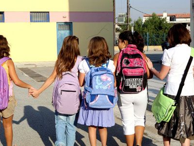 2ο δημοτικό Άνω Λιοσίων – “Στην πρώτη τάξη έχουμε γονείς μαθητών 18-19 χρονών”