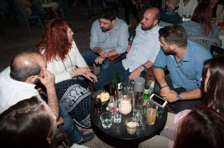 «Δυνατό» το παρεάκι στο πλευρό του Αλέξανδρου Κουλοχέρη