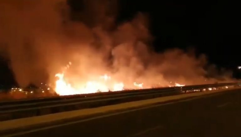 Άνω Λιόσια –  Φωτιά κοντά στις γραμμές του Προαστιακού