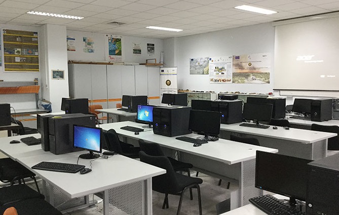Προμήθεια ηλεκτρονικών υπολογιστών για την πρωτοβάθμια εκπαίδευση από την Α’ ΕΣΕ