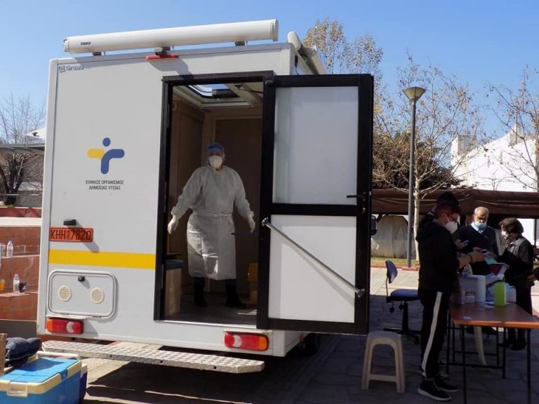 Ικανοποιητική η προσέλευση για το Rapid Test στην Πλατεία Ηρώων Άνω Λιοσίων