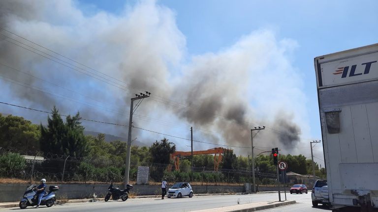 ΕΚΤΑΚΤΟ – Μεγάλη φωτιά κοντά στη λεωφόρο ΝΑΤΟ