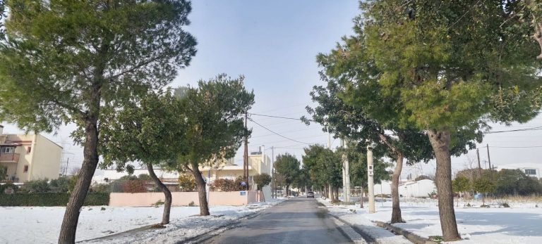 Προσπελάσιμοι οι δρόμοι στα Άνω Λιόσια (photos)