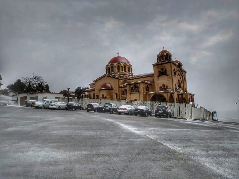 Έπεσε χιόνι στη Χασιά (pics & video)