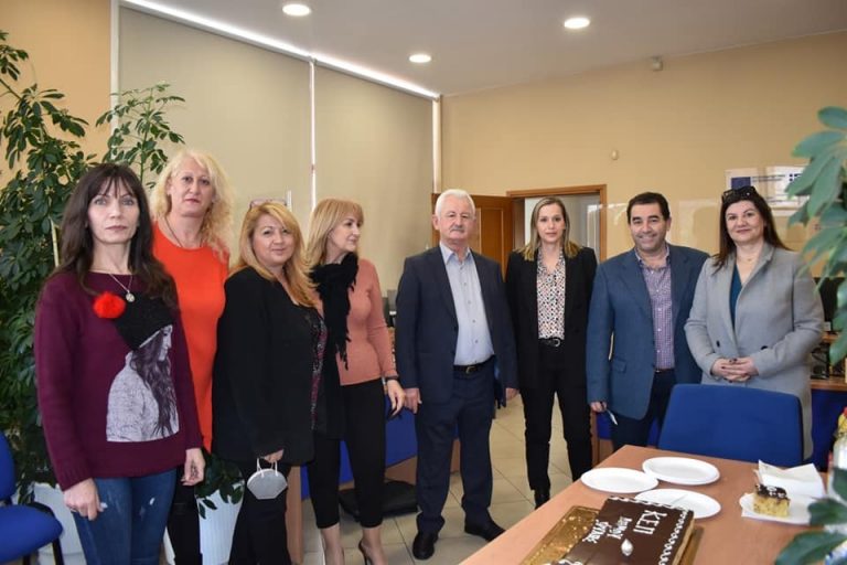 Εύσημα κι ευχές στην Βασιλόπιτα των ΚΕΠ Φυλής