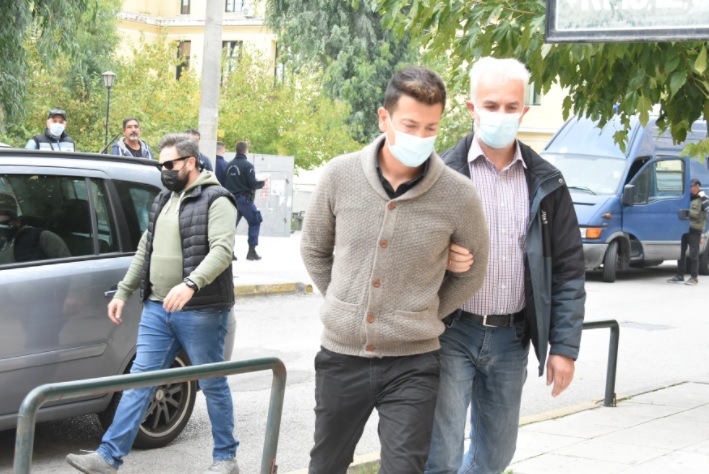 Άνω Λιόσια – Ο προπονητής του τένις που ασελγούσε στις ανήλικες αθλήτριές του έγραφε και σε βίντεο τις πράξεις του