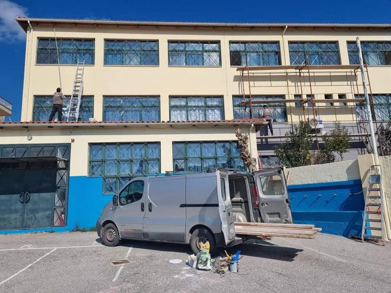 Συνεχίζονται και στη διάρκεια της σχολικής χρονιάς οι συντηρήσεις των Γυμνασίων και Λυκείων του Δήμου Φυλής