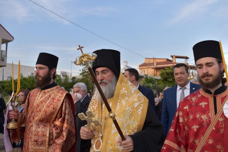Με μεγαλοπρέπεια και κατάνυξη η λιτάνευση της εικόνας του Αγίου Γεωργίου Λίμνης Άνω Λιοσίων