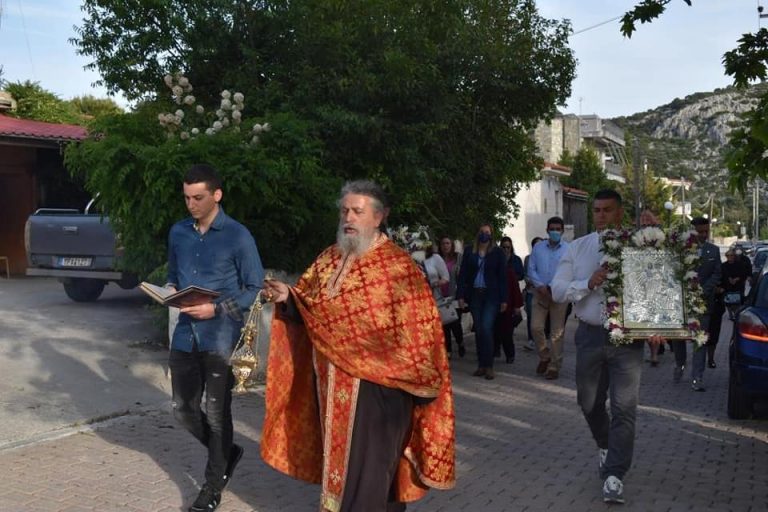 Σε κλίμα βαθιάς κατάνυξης ο εορτασμός του Αγίου Ιωάννη Θεολόγου στο Κοιμητήριο της Φυλής