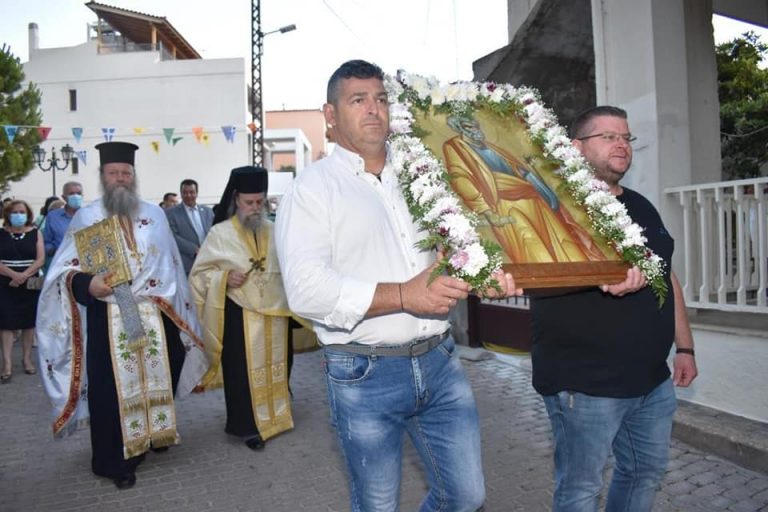Κατάνυξη στην λιτάνευση της εικόνας του Αγίου Πέτρου στη Φυλή