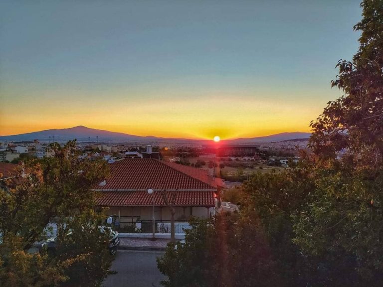 Ηλιόλουστη η σημερινή Παρασκευή – Meteoliosia.gr