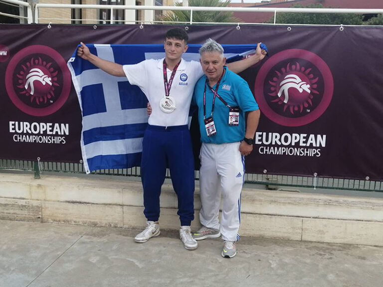 Συνέντευξη Νίκου Aποστόλου –  Τα προβλήματα της πάλης