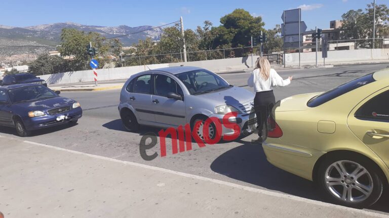 «Αδέσποτη» σφαίρα καρφώθηκε σε αυτοκίνητο στα Άνω Λιόσια – Από θαύμα γλίτωσαν μητέρα και παιδί