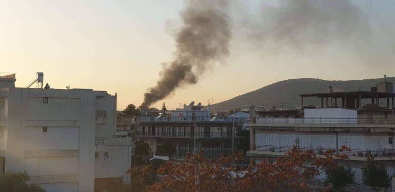 Φωτιά τώρα στο Τσουκλίδι κοντά στο κλειστό του μπάσκετ