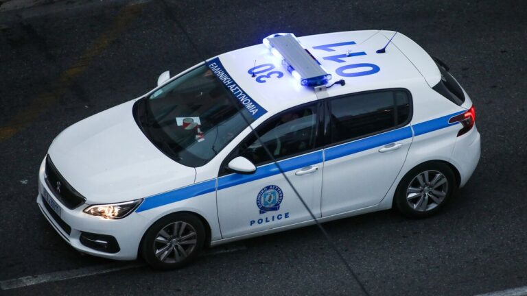 Ζεφύρι – Συνελήφθη 35χρονος που πυροβόλησε και προκάλεσε φθορές σε περιπολικό