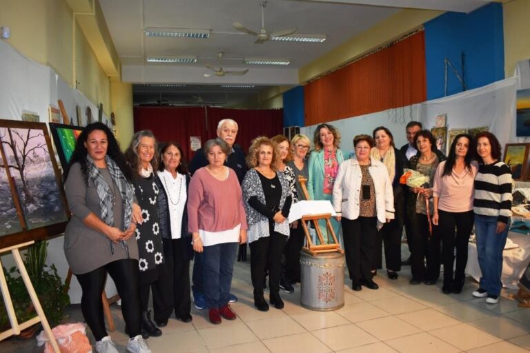 Κορδέλα εγκαινίων στην 1η Έκθεση Ερασιτεχνών Δημιουργών της Ζωφριάς