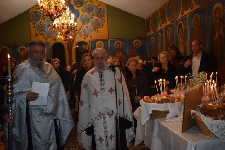 Με λαμπρότητα η λιτάνευση της εικόνας του Αγίου Νικολάου στη Φυλή