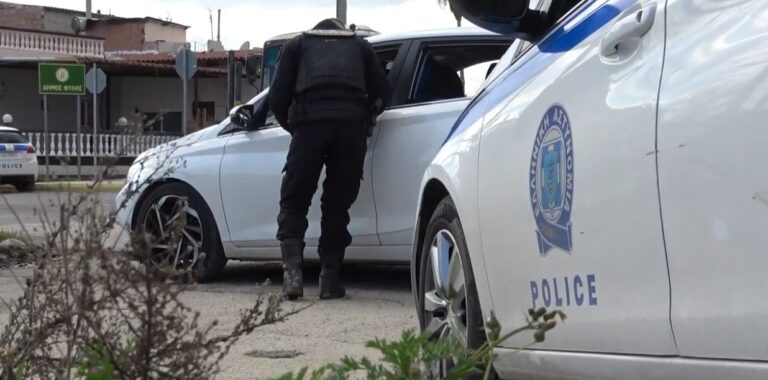 Εξαρθρώθηκε μεγάλο κύκλωμα απάτης με αυτοκίνητα: Πλαστογραφίες, λαθρεμπόριο και ψευδείς δηλώσεις κλοπών