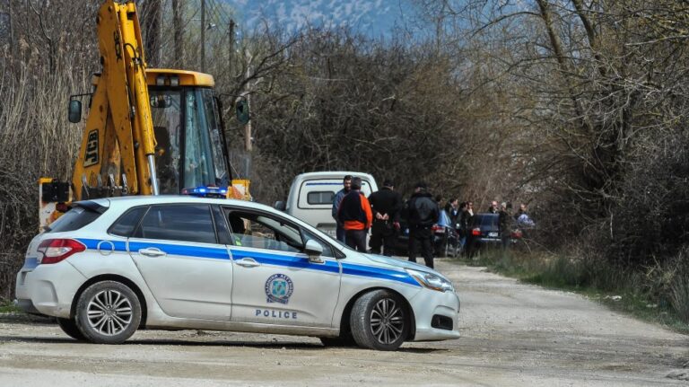 Σοκαριστικό περιστατικό στα Άνω Λιόσια – 16χρονος οδηγός δεν σταμάτησε σε έλεγχο και εγκατέλειψε τη 2χρονη ανιψιά του, αφήνοντάς την μέσα στο αμάξι!