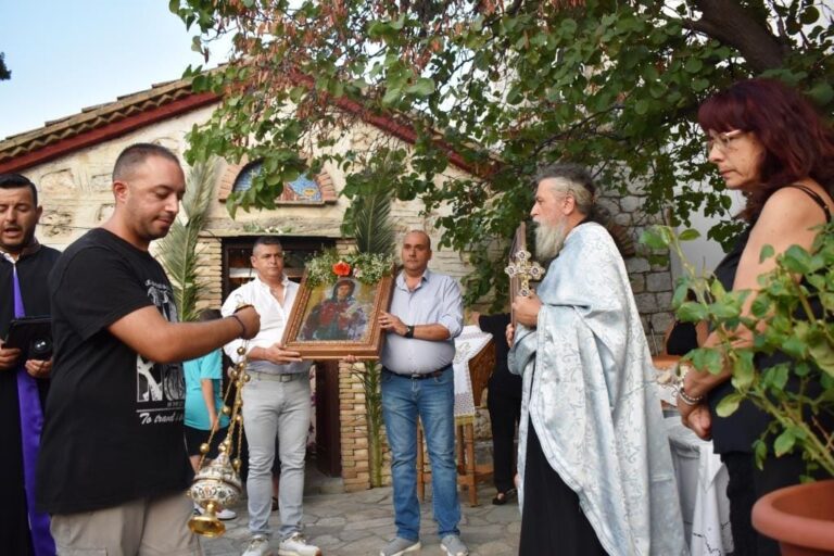 Ευλάβεια και θρησκευτική κατάνυξη στον εορτασμό της Αγίας Παρασκευής στη Φυλή