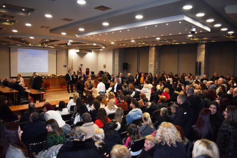 Γιορτή της Παιδείας η βράβευση των επιτυχόντων στα ΑΕΙ από τον Δήμο Φυλής