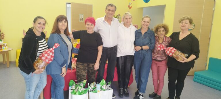 Πασχαλινά δώρα και λαμπάδες στους παιδικούς και βρεφικούς Ζεφυρίου