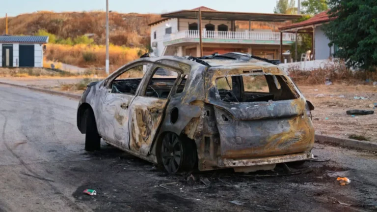 Ζεφύρι: Βεντέτα πίσω από την άγρια επίθεση – Ξυλοδαρμός, ληστεία και εμπρησμός Ι.Χ. (video)