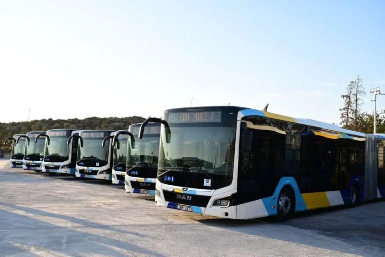 Άνω Λιόσια – Επίθεση με πέτρες σε λεωφορείο: Τραυματίστηκε ο οδηγός