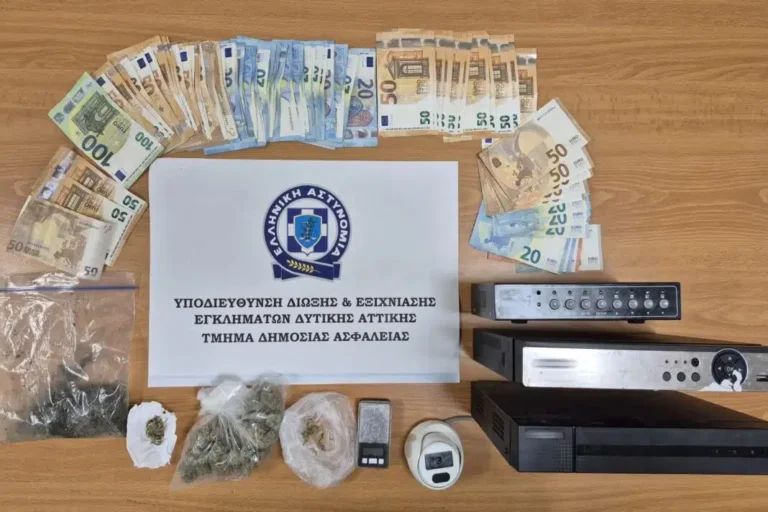 Άνω Λιόσια – «Ναρκοσπίτια» με κάμερες και ρολά ασφαλείας: Συνελήφθησαν έξι άτομα σε μεγάλη επιχείρηση της ΕΛ.ΑΣ.