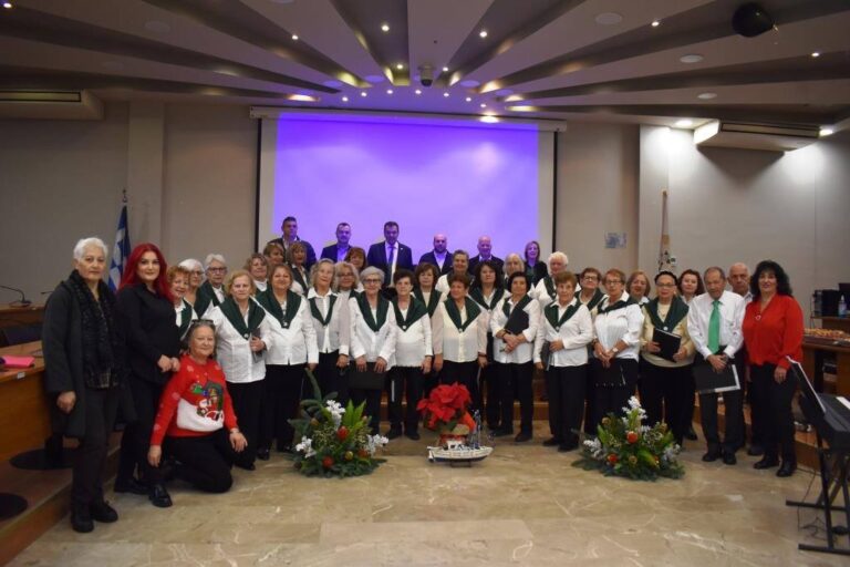 Υπέροχες Χριστουγεννιάτικες μελωδίες και κάλαντα από τα μέλη των ΚΑΠΗ