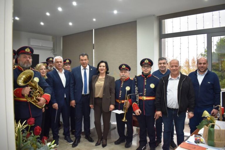 Χριστουγεννιάτικα κάλαντα και μελωδίες από την Φιλαρμονική του Δήμου Φυλής