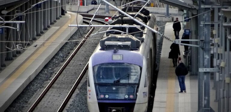 Άνω Λιόσια – Η ανακοίνωση της Hellenic Train για τη φονική παράσυρση πεζού από συρμό του Προαστιακού