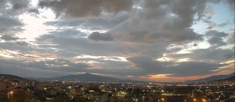 Πυκνές νεφώσεις με βροχές κατά τόπους & πιθανή νιφαδόπτωση στην κορυφή της Πάρνηθας σήμερα Σάββατο 27/12 – Πρόγνωση Άνω Λιοσίων, Φυλής & Ν.Αττικής