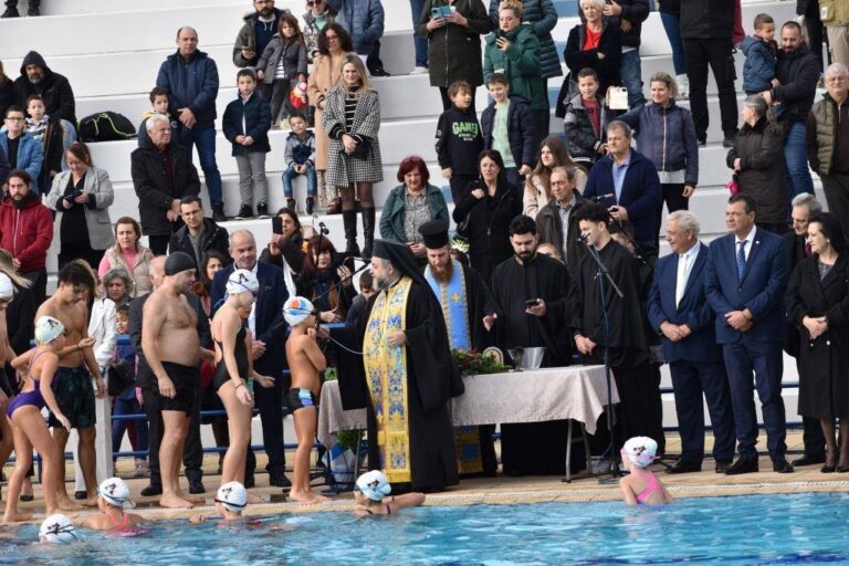 Μεγαλοπρεπής ο Αγιασμός των Υδάτων στα Άνω Λιόσια