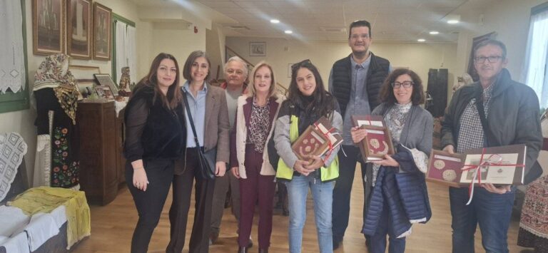 Επίσκεψη μαθητών του Α΄ Γυμνασίου Σαλαμίνας στον Δήμο Φυλής με αντικείμενο το Αρχαίο Φρούριο και την Αρβανίτικη Παράδοση