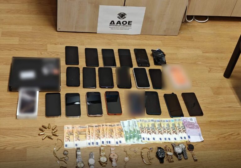 Πώς δρούσε το τηλεφωνικό κέντρο απατεώνων στο Ζεφύρι – Ο ρόλος «τηλεφωνητών» και «εισπρακτόρων»