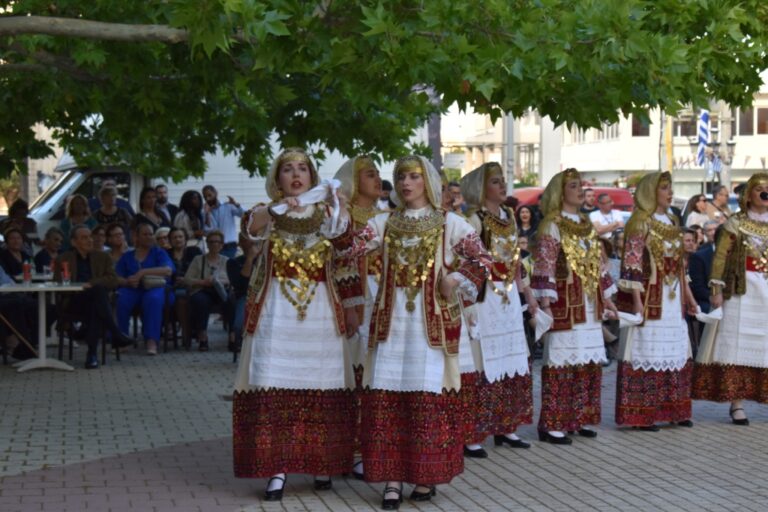 Με απόλυτη επιτυχία η αναβίωση του παραδοσιακού Δημόσιου Χορού των Γριζοφόρων από τον Σύλλογο «Η Γρίζα»