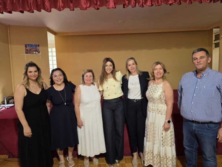 Στο δημοτικό σχολείο της Φυλής η Υπουργός Παιδείας Σοφία Ζαχαράκη στο πλαίσιο του Προγράμματος “Η Λυρική πάει σχολείο”
