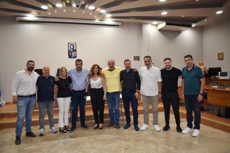 Με ομοφωνία εξελέγη το ίδιο Προεδρείο στο Δημοτικό Συμβούλιο Φυλής – Νέα Πρόεδρος στην Δημοτική Επιτροπή